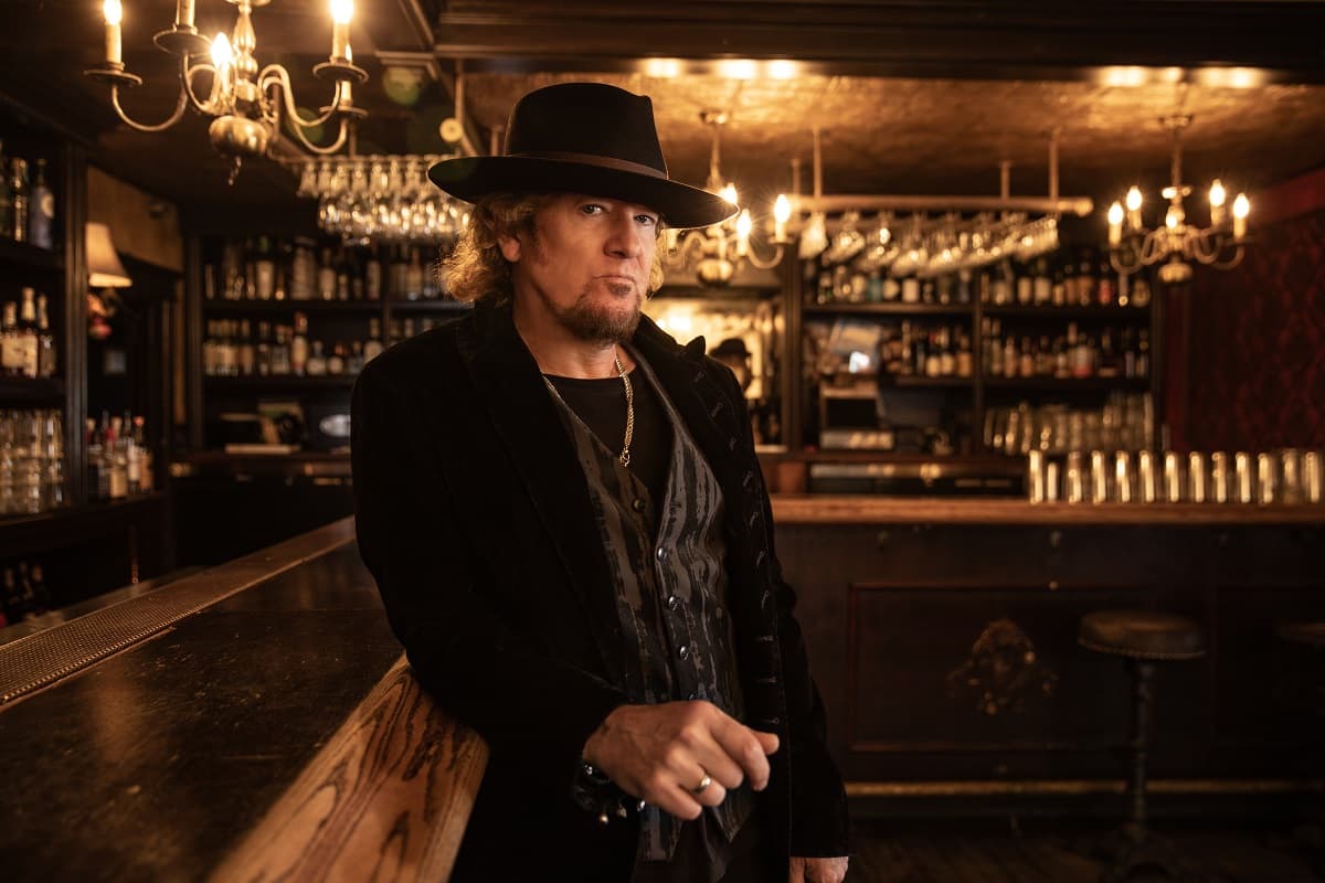 Adrian Smith Confessa: “Não Sei Escalas Muito Bem – Toco Por Instinto”