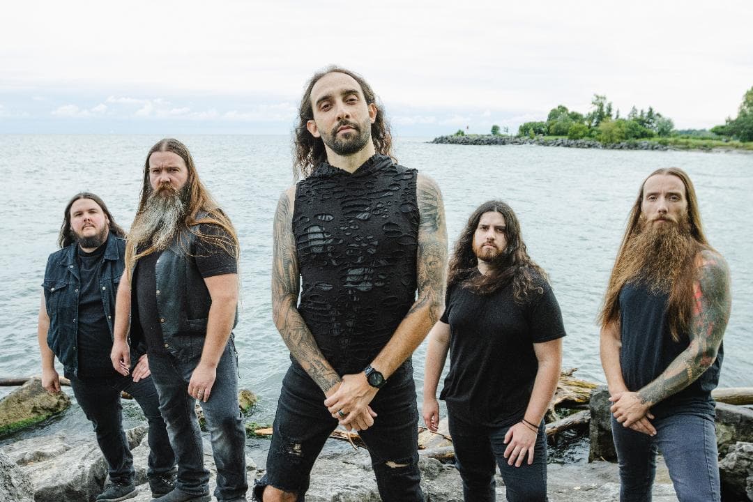🇨🇦 Crimson Shadows lança clipe épico para “Whispers Of War”, faixa-título de seu novo álbum