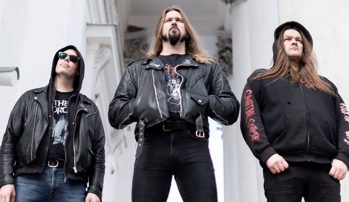 HOODED MENACE anuncia novo álbum Lachrymose Monuments Of Obscuration com single brutal já disponível