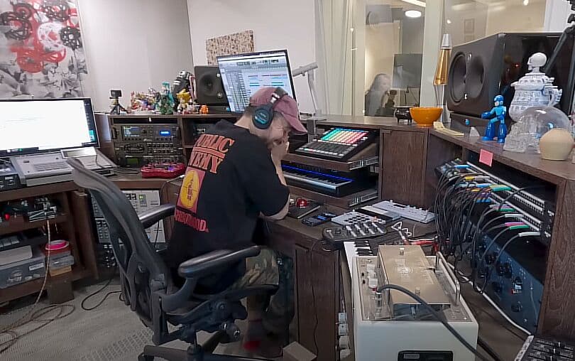 LINKIN PARK DIVULGA MAKING OF DE “TWO FACED”, FAIXA DA DELUXE EDITION DE FROM ZERO