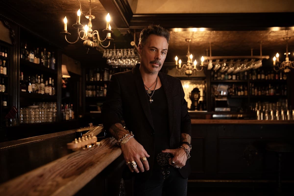 Smith/Kotzen: Richie Kotzen revela os bastidores, inspirações e parcerias do novo álbum Black Light / White Noise