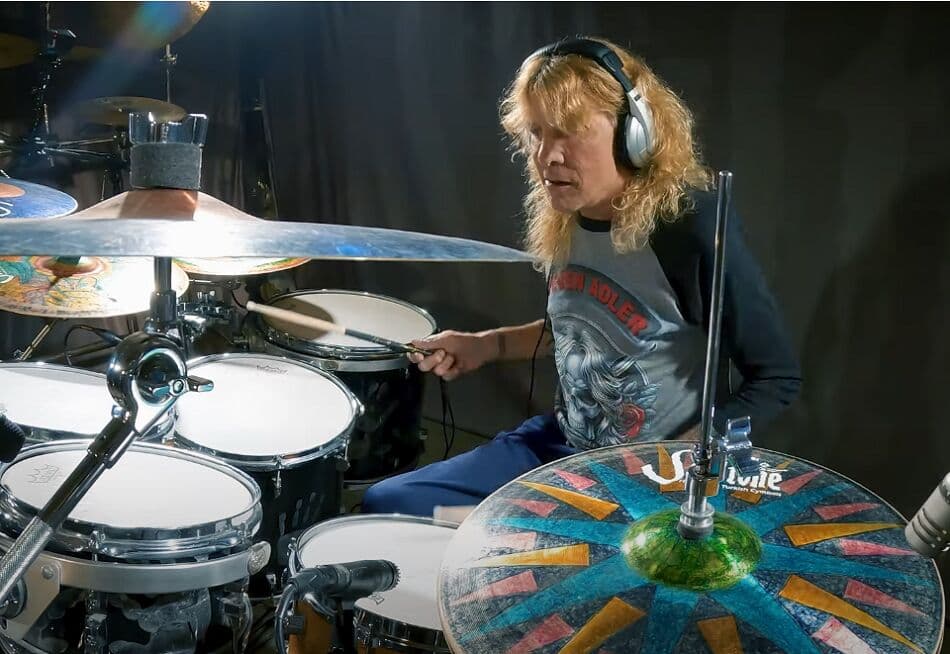 STEVEN ADLER Celebra 10 Anos com a Soultone em Vídeo Explosivo de “You Could Be Mine”