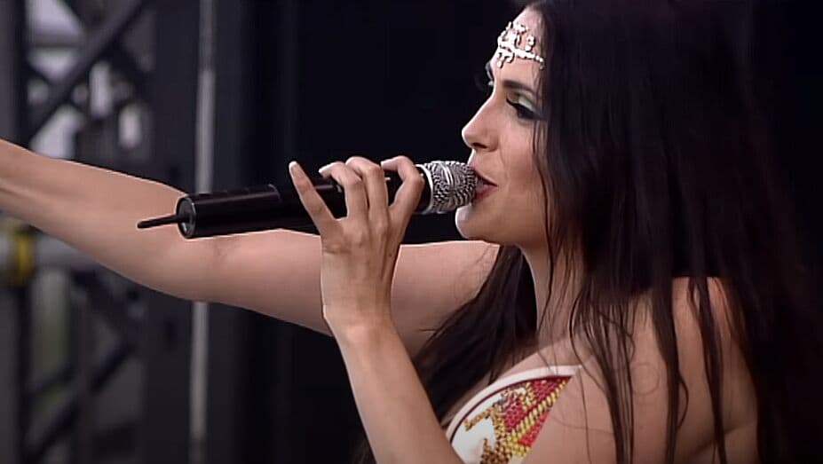 Show histórico do WITHIN TEMPTATION no Pinkpop 2005 em vídeo profissional