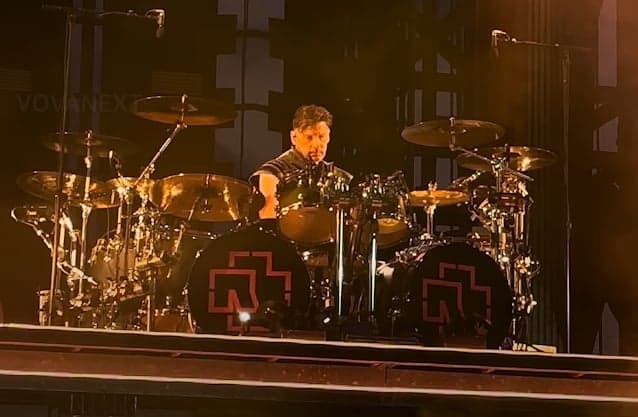 🇩🇪 CHRISTOPH SCHNEIDER, DO RAMMSTEIN, EXPLICA POR QUE SIMPLIFICOU SUA BATERIA