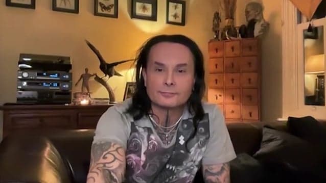 DANI FILTH, do CRADLE OF FILTH, diz que não ‘está realmente nem aí para religião’: ‘Em uma era de ciência, não faz sentido’