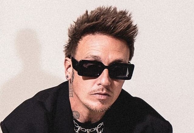 Jacoby Shaddix reflete sobre 25 anos de PAPA ROACH, transformação pessoal e o legado de “Last Resort”