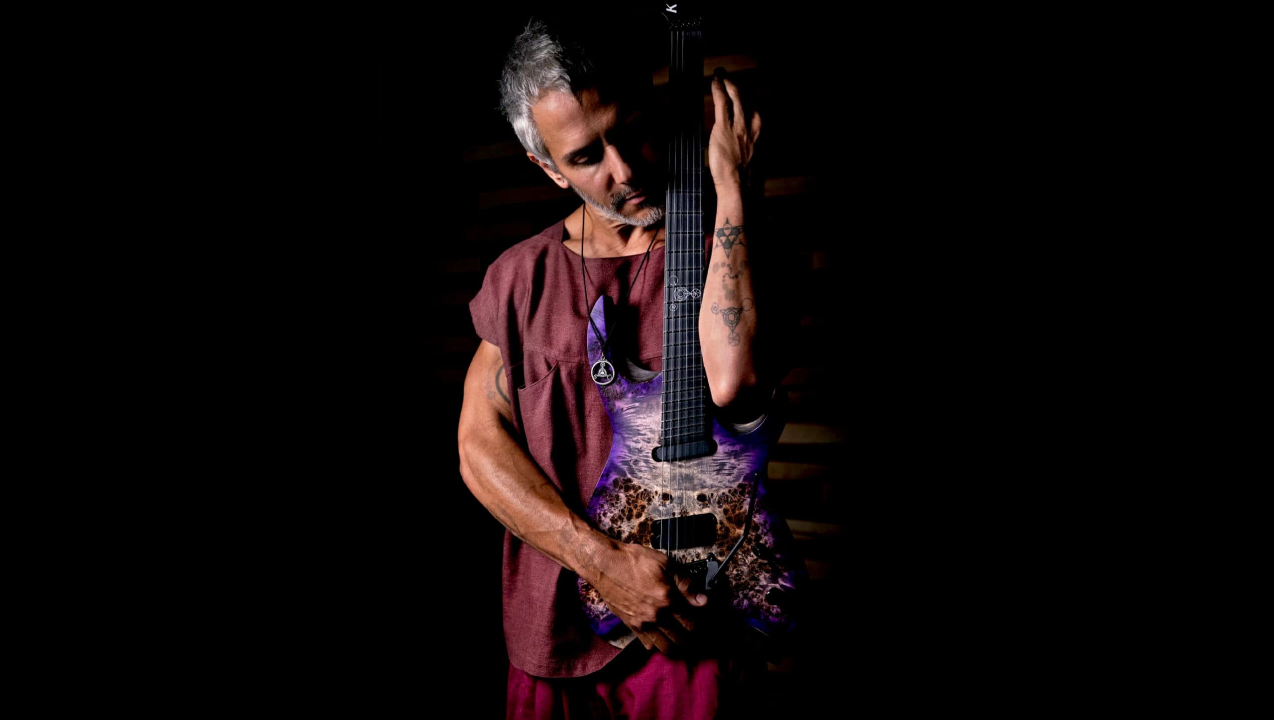 PAUL MASVIDAL (CYNIC / DEATH) une forças com a Kiesel e lança a Masvidalien MIII, sua guitarra híbrida de assinatura