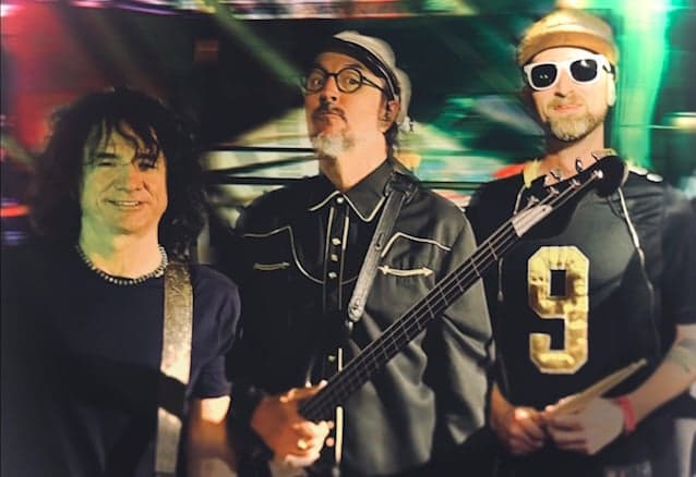 PRIMUS lançará vinil de 7” com novo single e lado B ao vivo