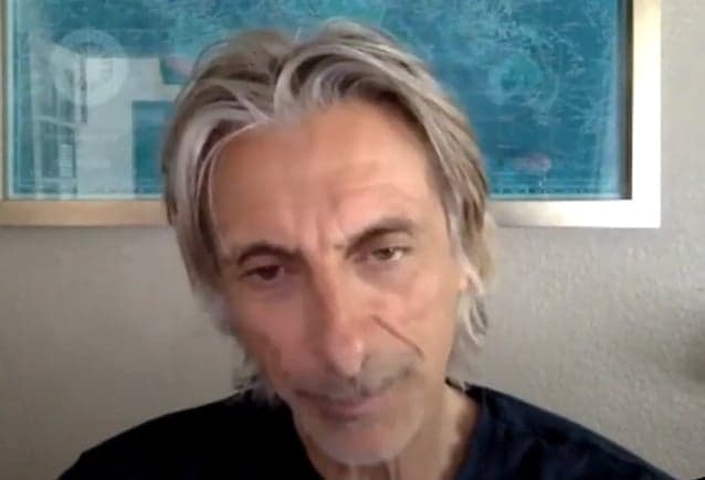 SCOTT TRAVIS Relembra Nostradamus: “Não Acho que Tenha Sido Nosso Lançamento Mais Forte”