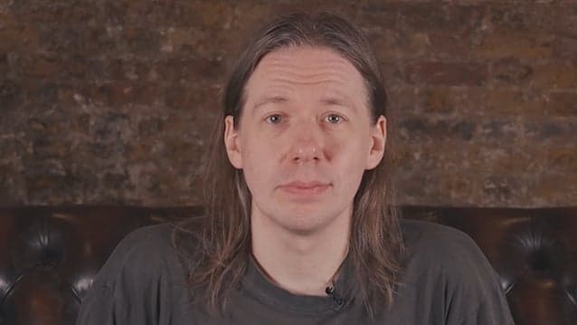 Tobias Forge reflete sobre suas raízes no death metal, REPUGNANT e o futuro do GHOST